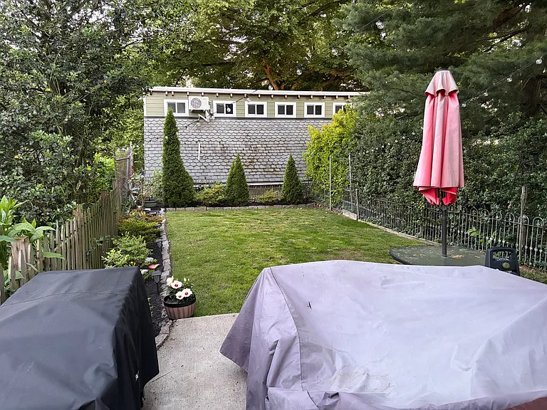 214 Rochelle Ave #1 — Photo 7