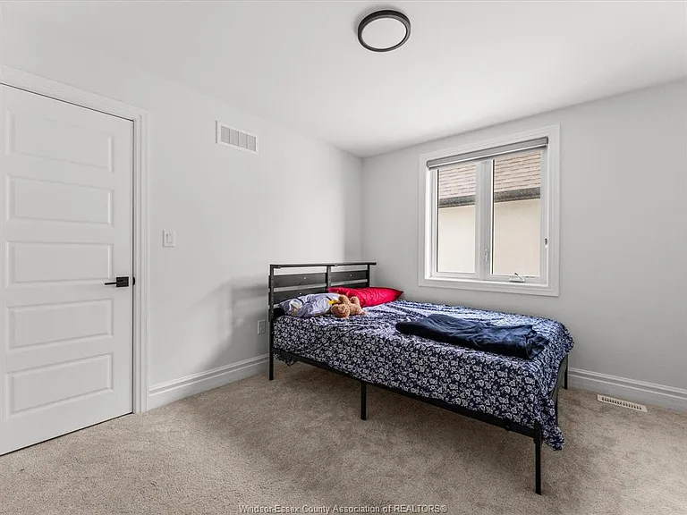 93 Belleview Dr — Photo 31