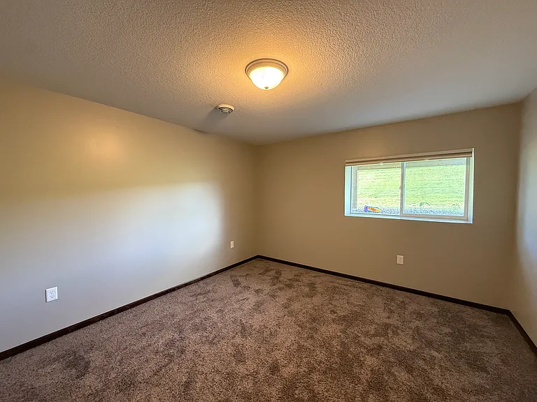 1933 Southridge Ave #1 — Photo 7