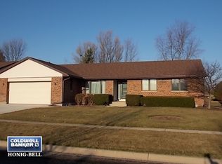 863 Krpan Dr, Sycamore, IL 60178