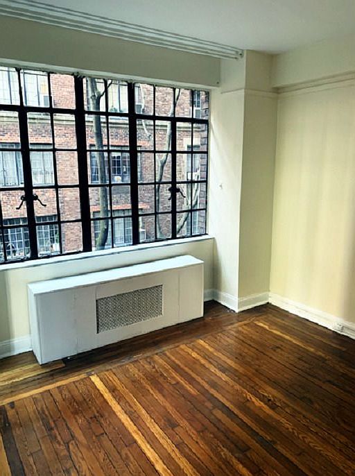 1st image of 320 E 42nd St APT 318