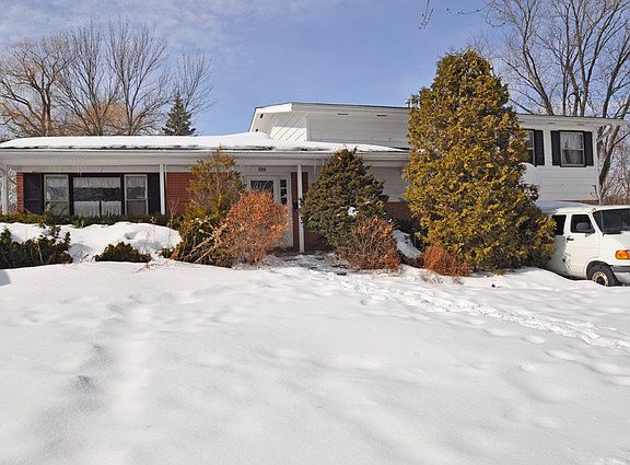 2nd image of 2724 Brnot Ave