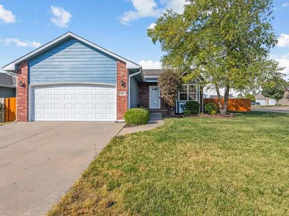 808 E Hedgewood St, Andover, KS 67002