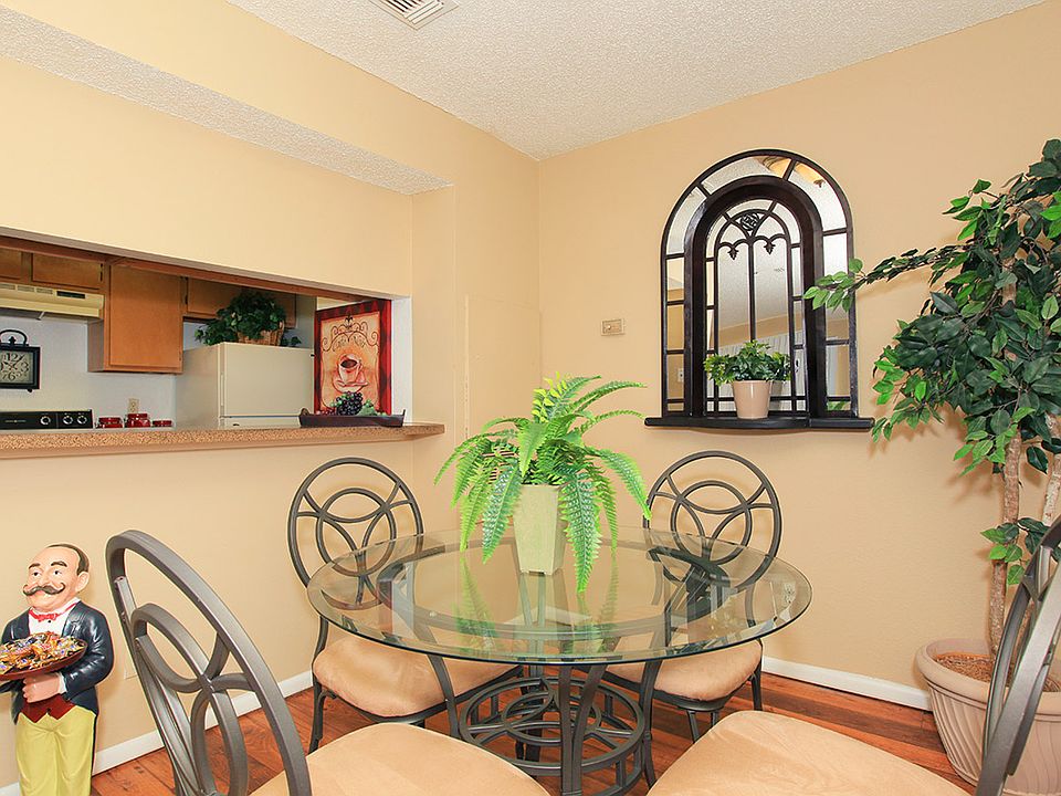 2nd image of 4934 Woodstone Dr APT 303