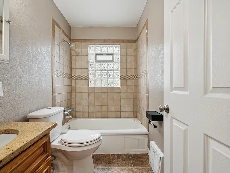 35 W Capistrano Ave — Photo 21