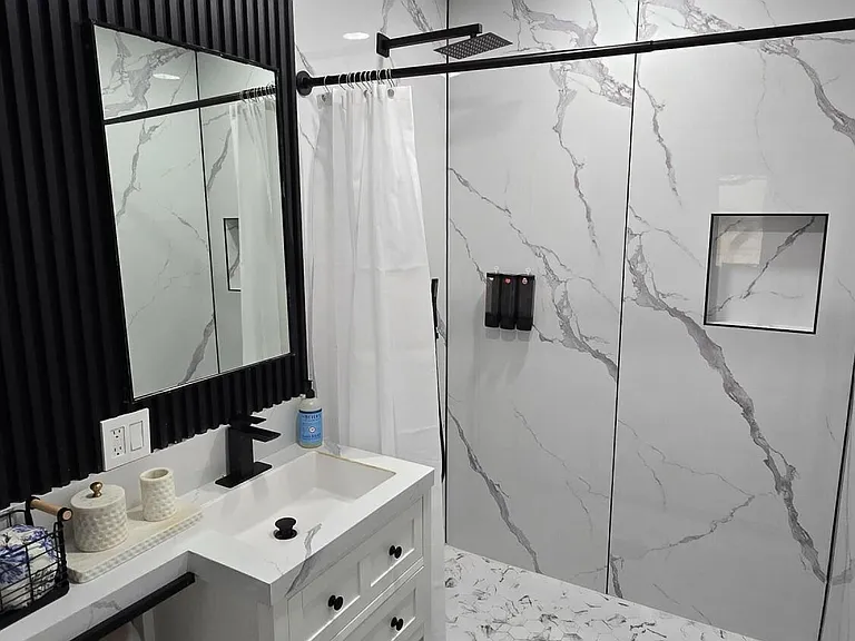 887 W Duval St — Photo 14