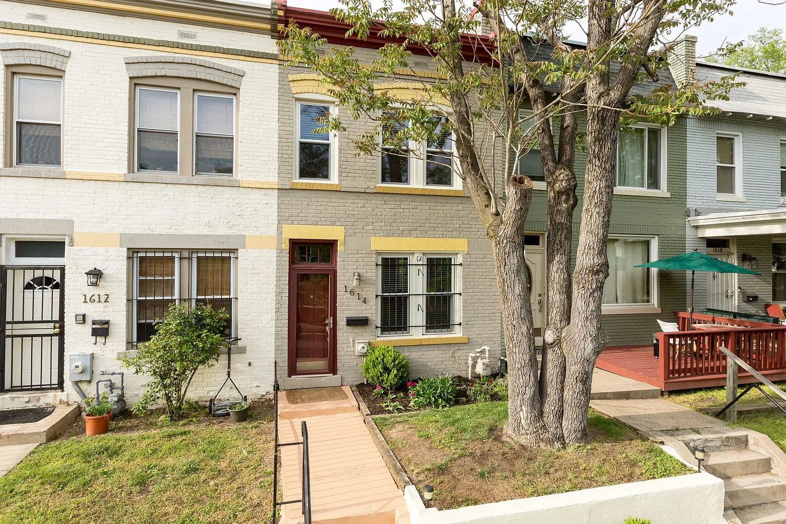 1614 A St NE photo 1