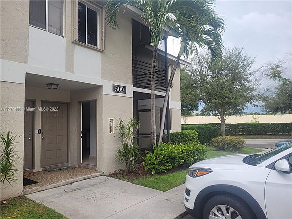 2nd image of 509 Gardens Dr APT 104