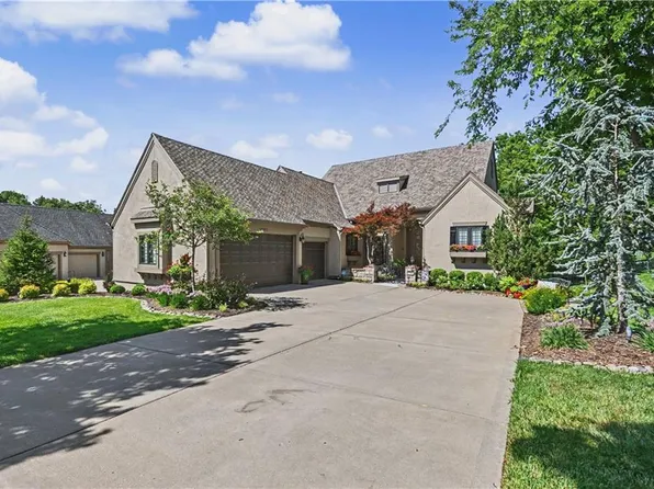 15212 Linden St, Leawood, KS 66224