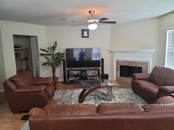 3rd image of 3826 Carters Lake Dr