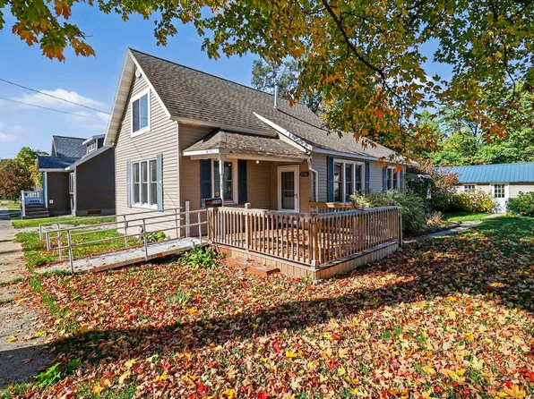 1206 25th St, Manistee, MI 49660