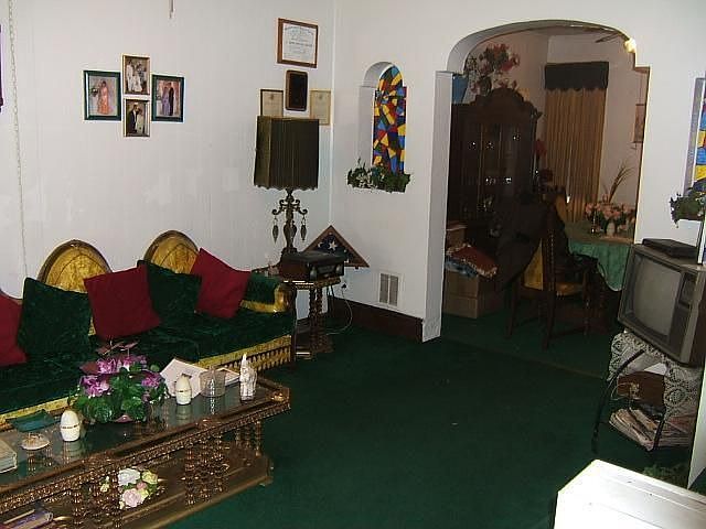 2nd image of 3215 Fontain St