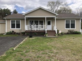 413 E State St, Granby, MA 01033