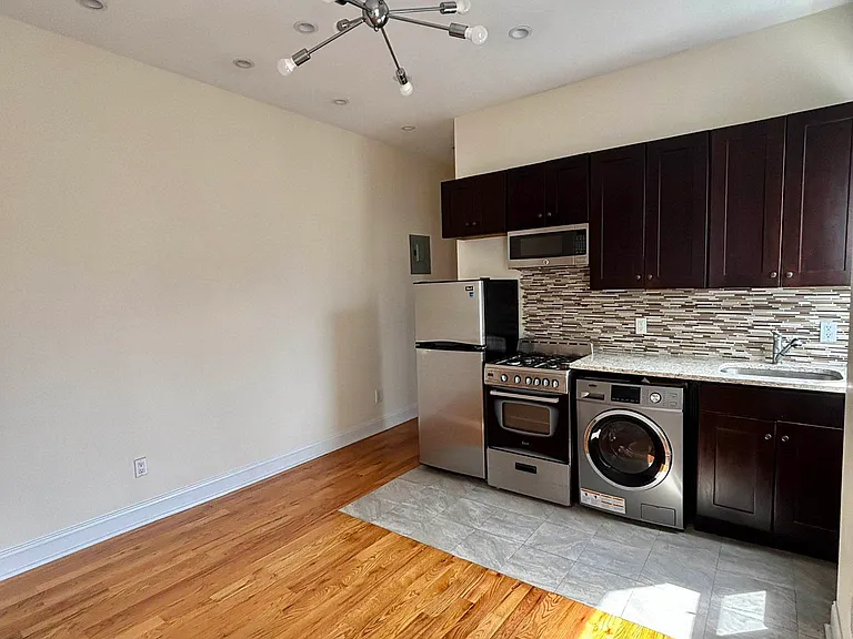 305 Clarkson Ave #7G — Photo 1