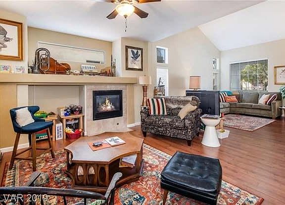 3rd image of 2555 Hitchcock St