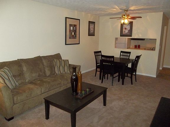 3rd image of 927 Forest Creek Dr E APT D
