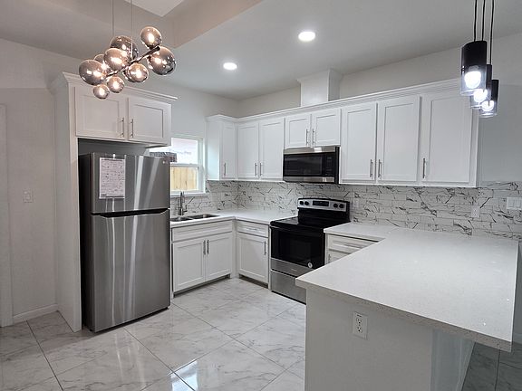 2nd image of 918 N Abbey Ave #4