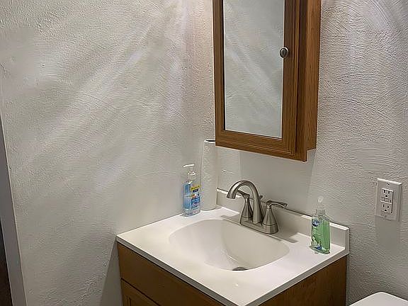 3rd image of 321 Mar Lou Ln