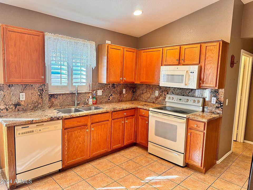 2nd image of 22281 N 108TH Avenue