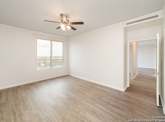 4th image of 1 Towers Park Ln APT 610