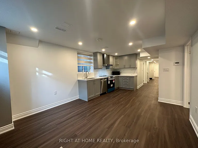 481 Bergamot Ave — Photo 3