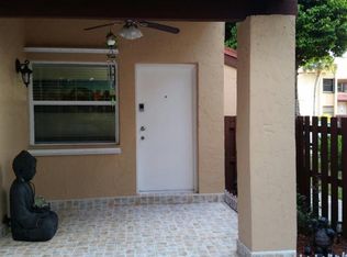 261 W Park Dr APT 101, Miami, FL 33172