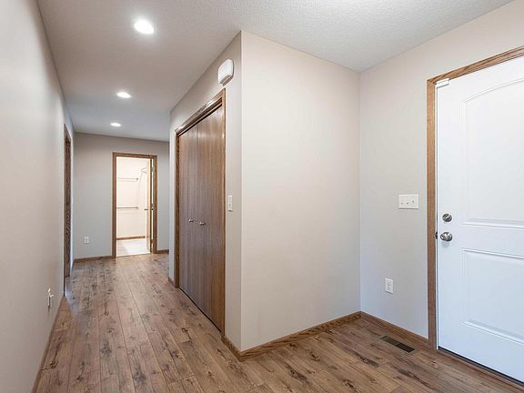 5th image of 306 W Torrey Pines Dr