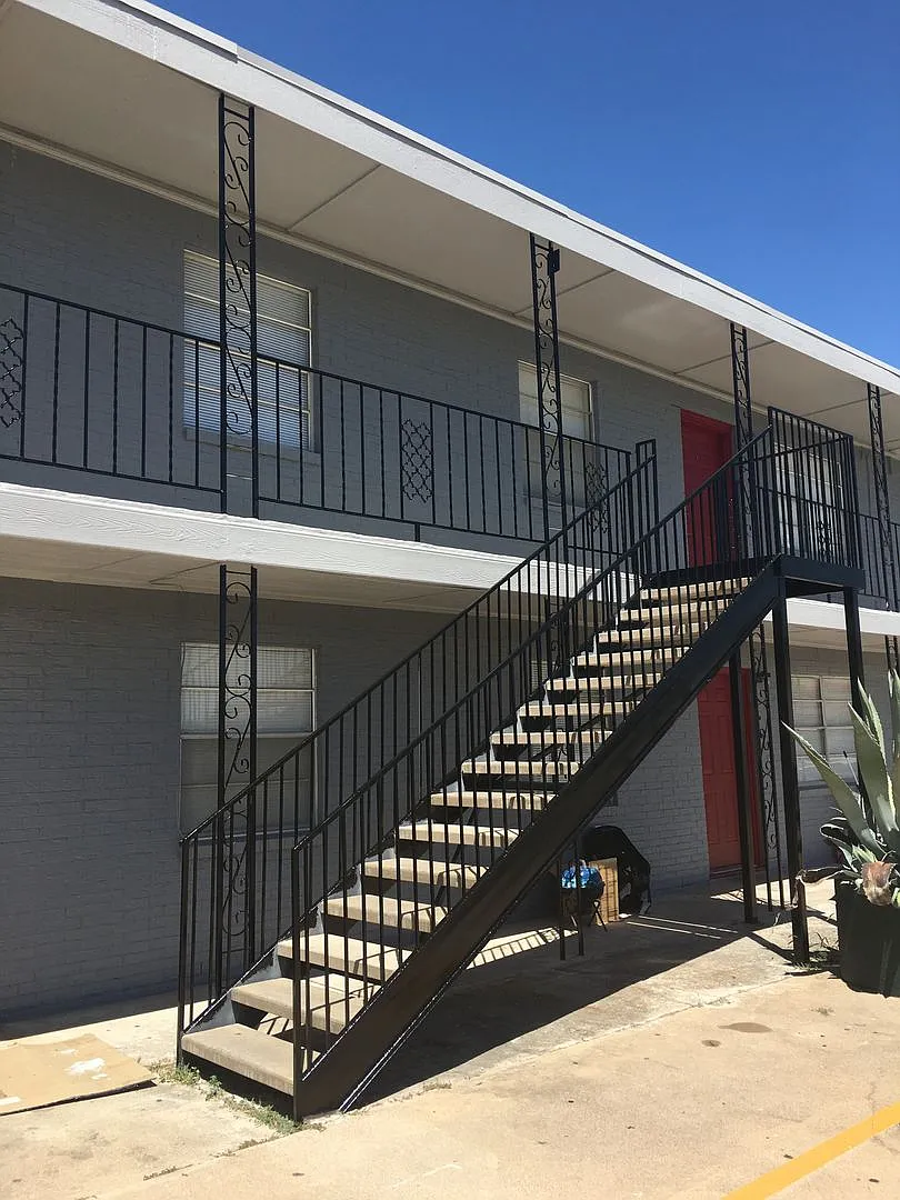 304 Carpenter St — Photo 3