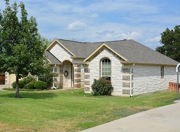 5th image of 210 Chesterfield Dr