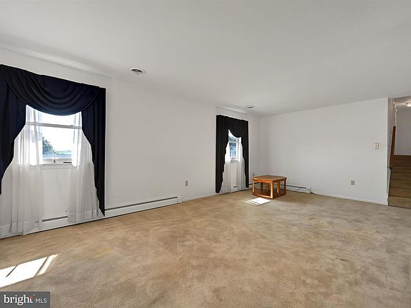 5th image of 508 Raymond Ave