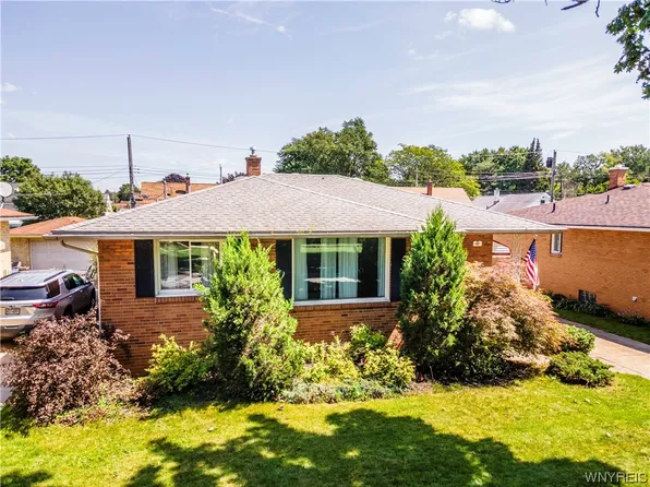 49 Nash St, West Seneca, NY 14206
