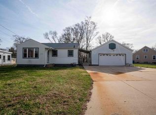 1129 S Evans Rd, Evansdale, IA 50707