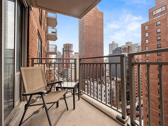 4th image of 132 E 35th St #12J