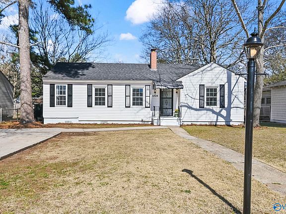 4th image of 1804 Enolam Blvd SE