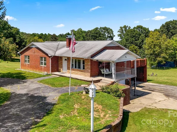 3245 Snow Creek Rd NE, Hickory, NC 28601