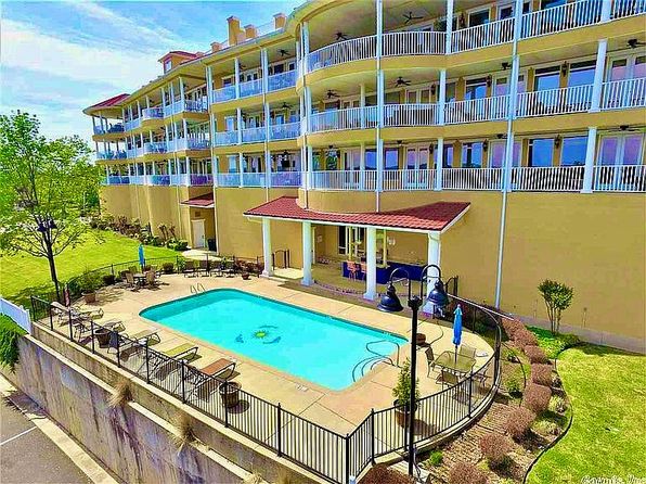 130 Grand Isle Dr APT 1F