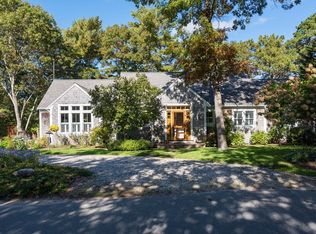 28 Pine Rdg, Cotuit, MA 02635