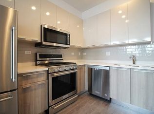 939 W Dakin St #404, Chicago, IL 60613