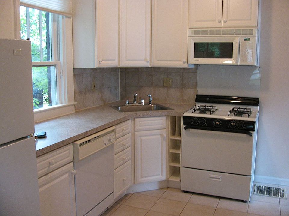 2nd image of 7223 Lyndover Pl
