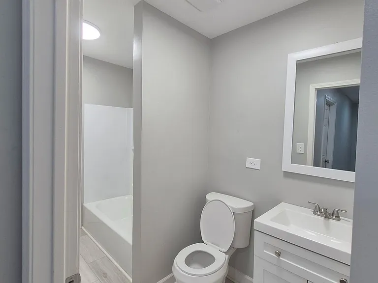2815 Harrison — Photo 3