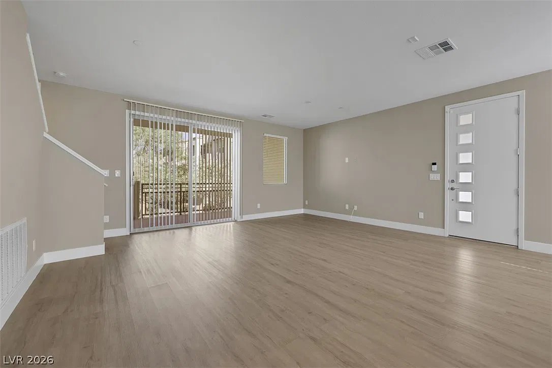 2 bed, 2.5 bath, 1342 sqft, $2,450 — Photo 3