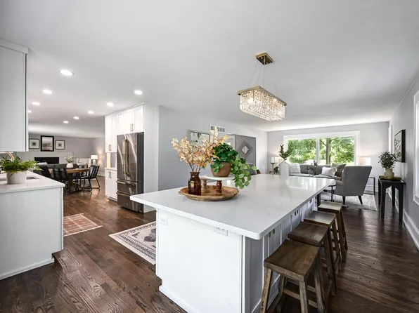 3404 West Colette COURT, Mequon, WI 53092