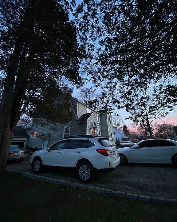 2nd image of 638 Orchard St