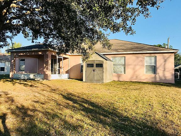 4th image of 19 Lytton Ln