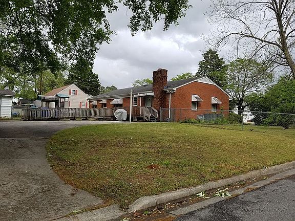 3rd image of 1404 Cedar Ln