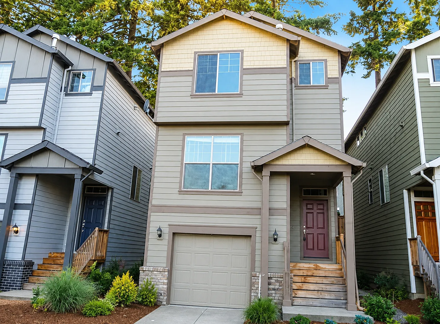 Charming 3 BD | 2.5 BA | Single-Family Home | Prime Murray Hill Location In Beaverton — Photo 1