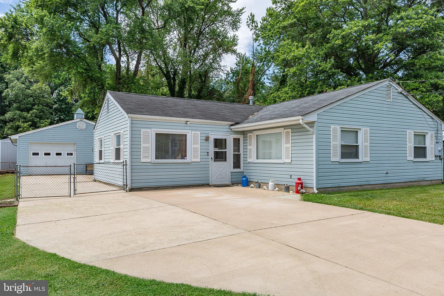 1308 E Longview Dr photo 1