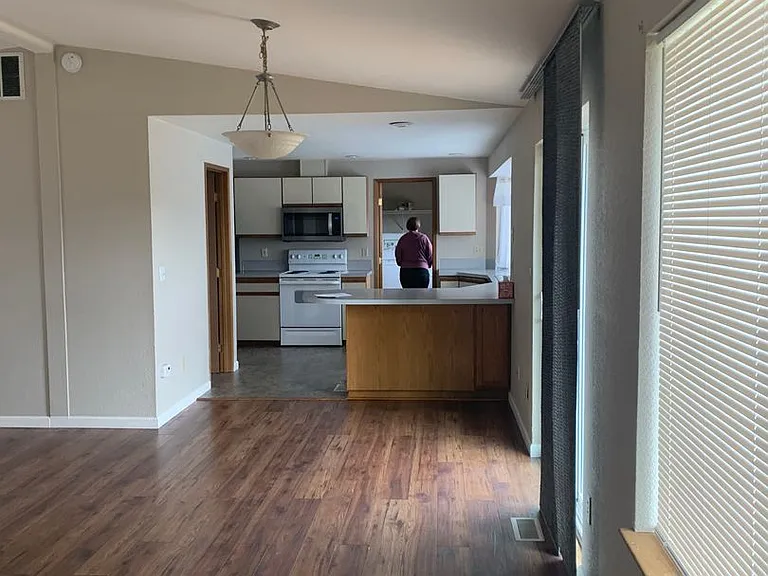 3913 180th St E — Photo 8