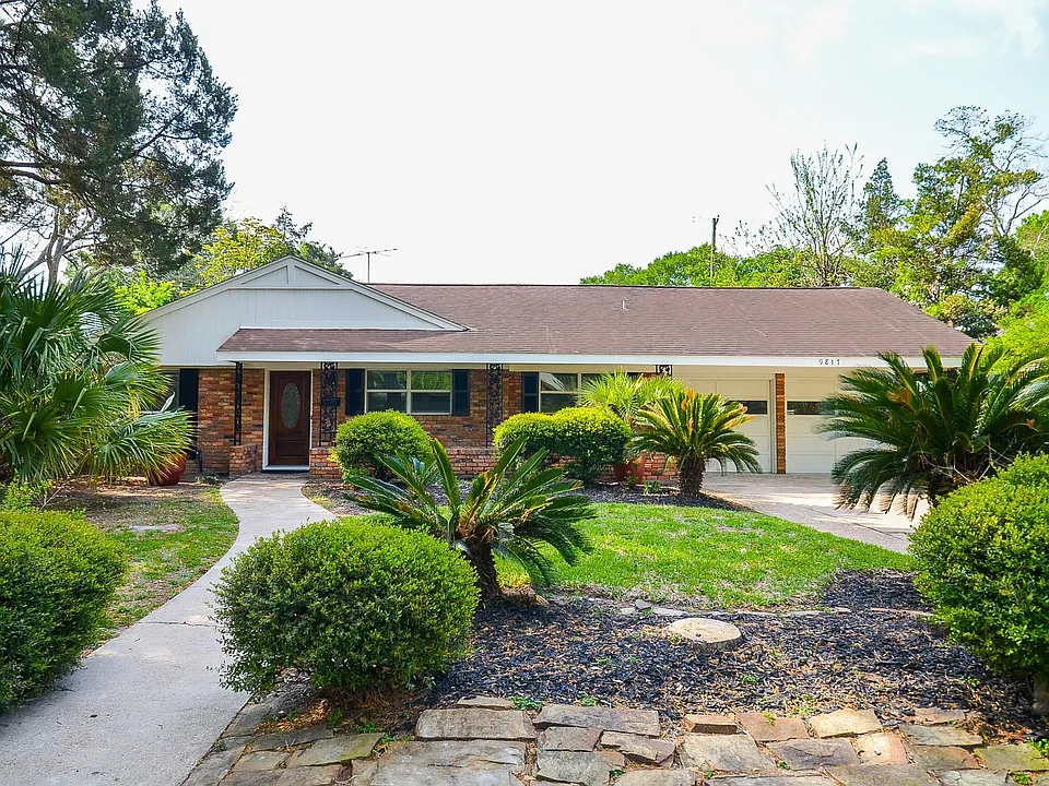 9817 Cedardale Dr