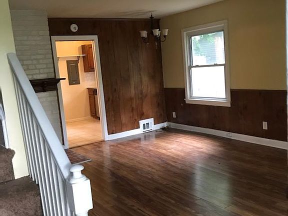 4th image of 1116 Edmonston Dr